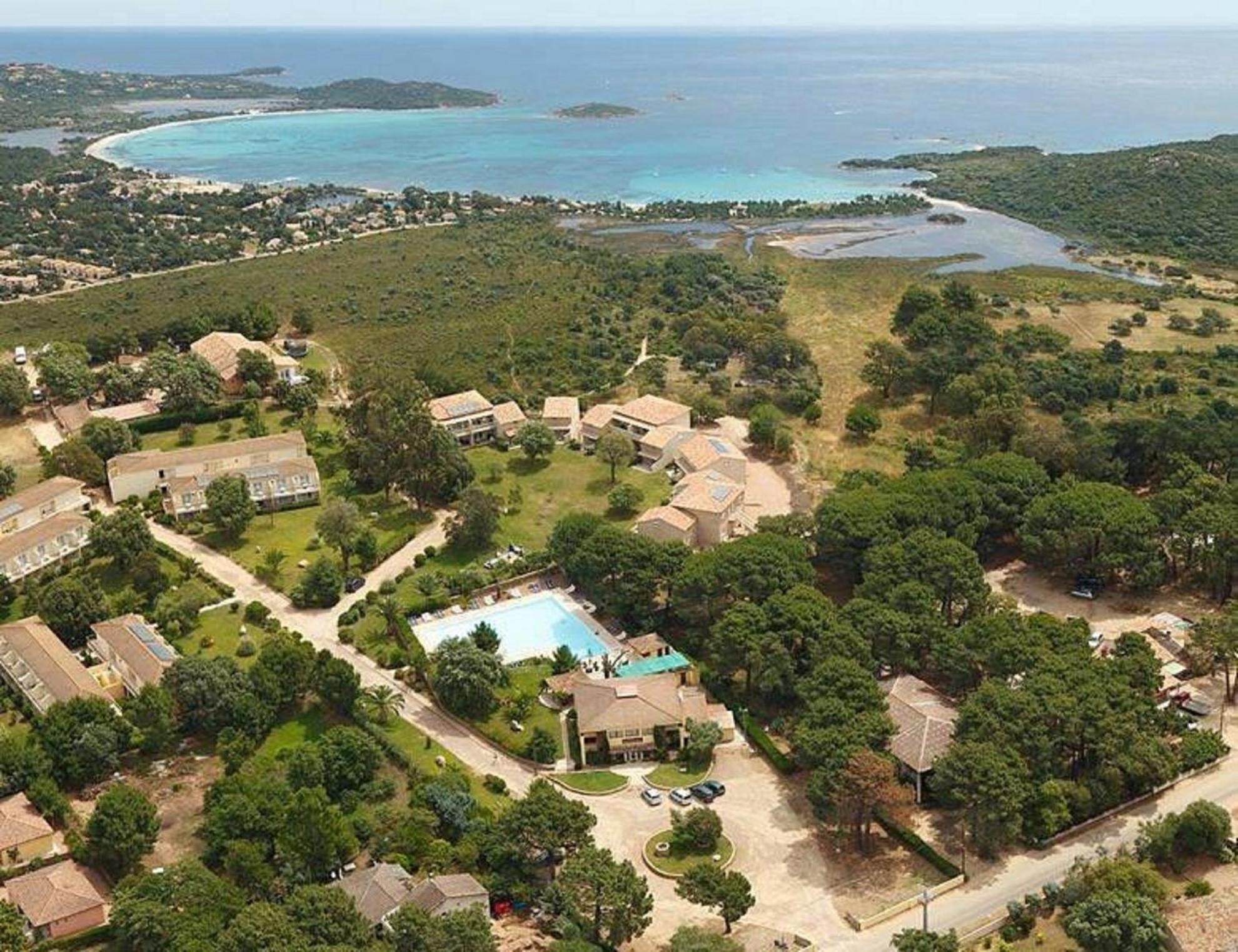 Fiori Di Cala Rossa Residence Hoteliere Lecci Kültér fotó