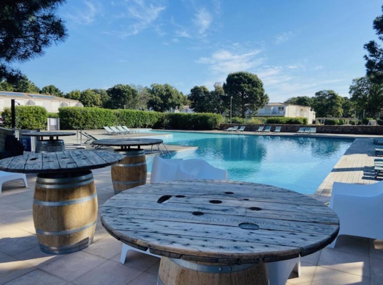 Fiori Di Cala Rossa Residence Hoteliere Lecci Kültér fotó