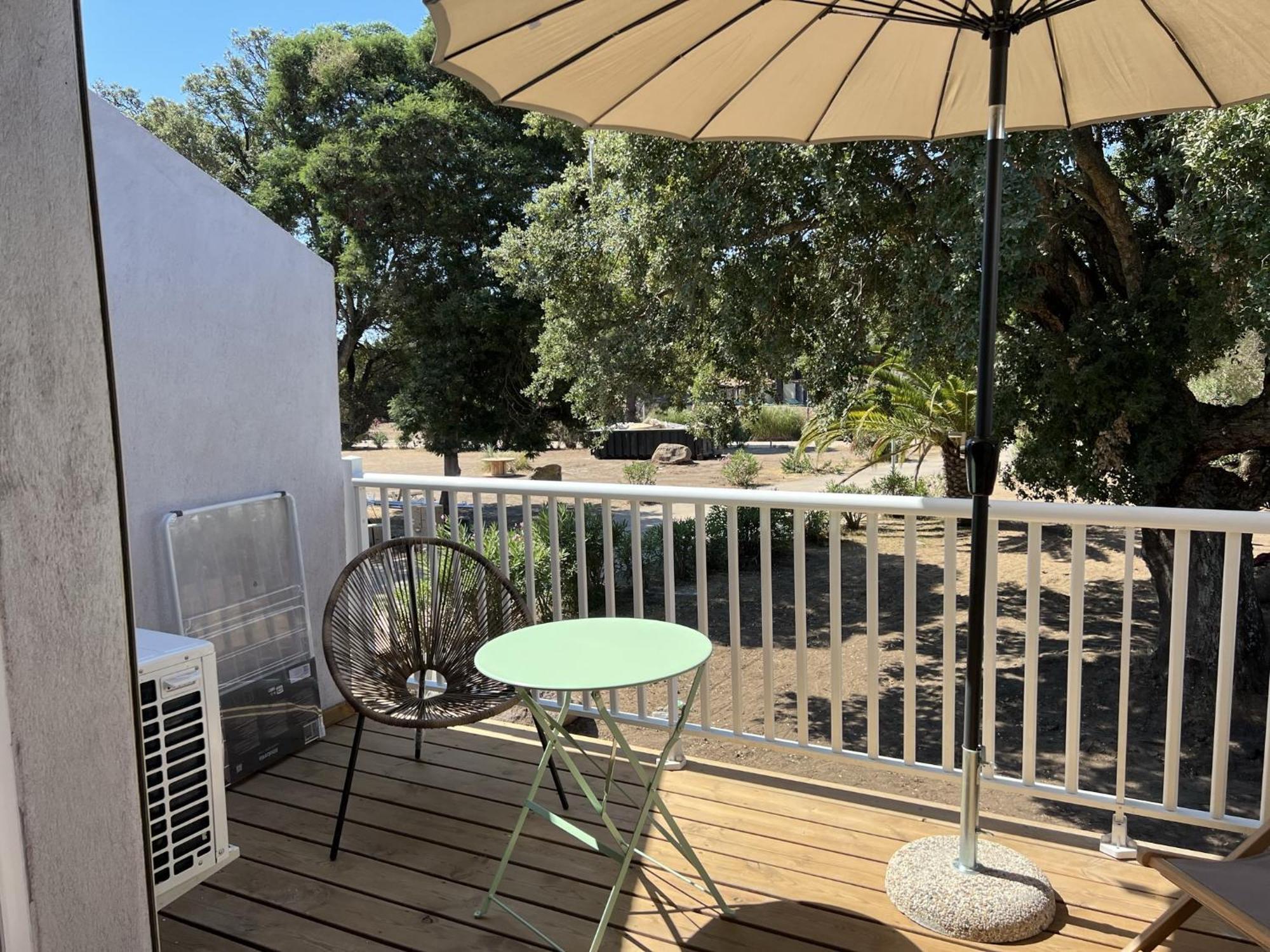 Fiori Di Cala Rossa Residence Hoteliere Lecci Kültér fotó