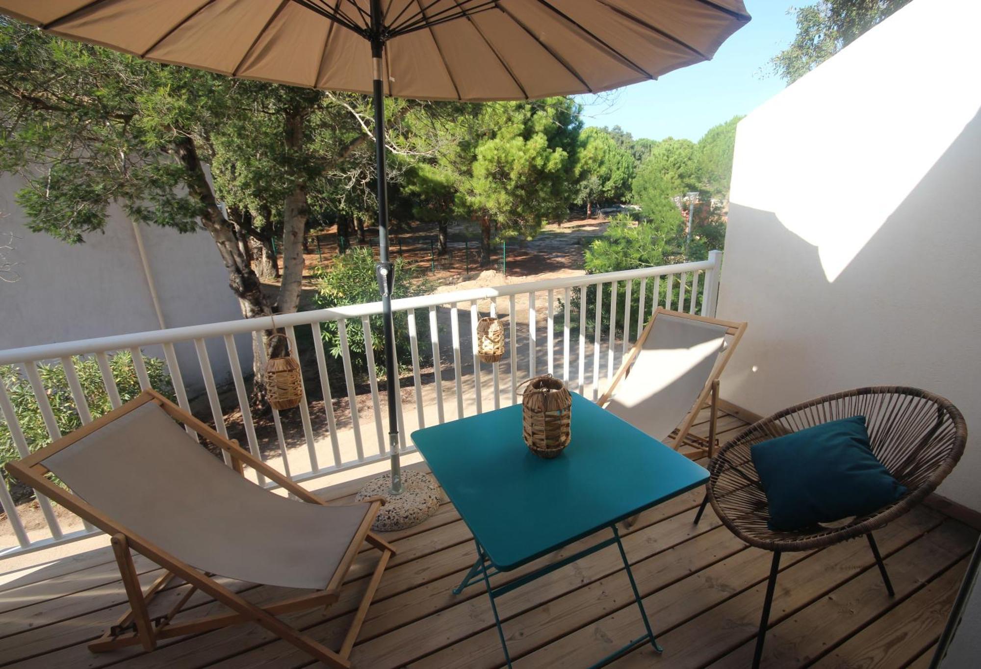 Fiori Di Cala Rossa Residence Hoteliere Lecci Kültér fotó