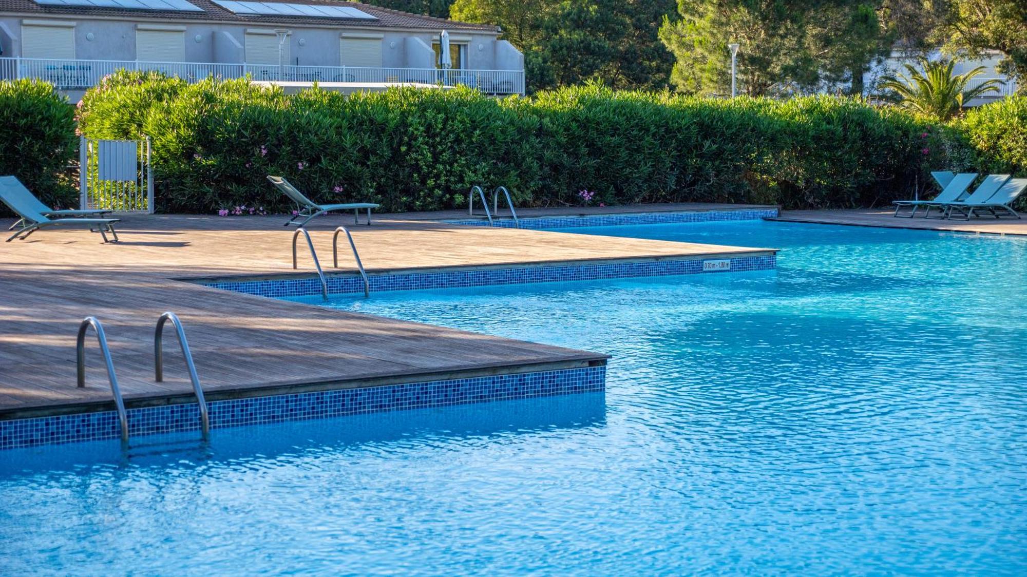 Fiori Di Cala Rossa Residence Hoteliere Lecci Kültér fotó