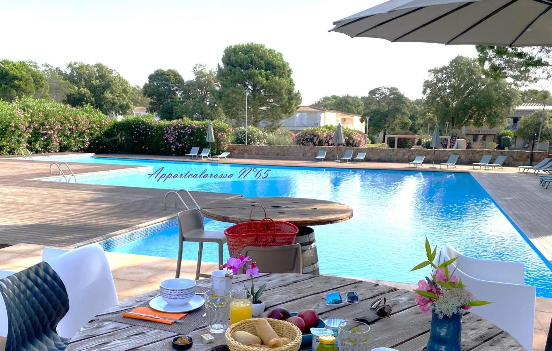 Fiori Di Cala Rossa Residence Hoteliere Lecci Kültér fotó