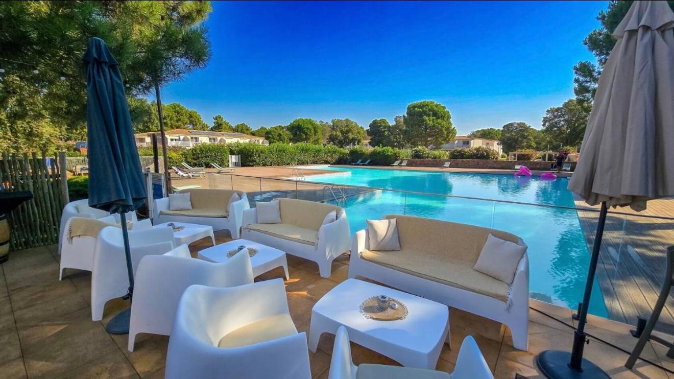Fiori Di Cala Rossa Residence Hoteliere Lecci Kültér fotó
